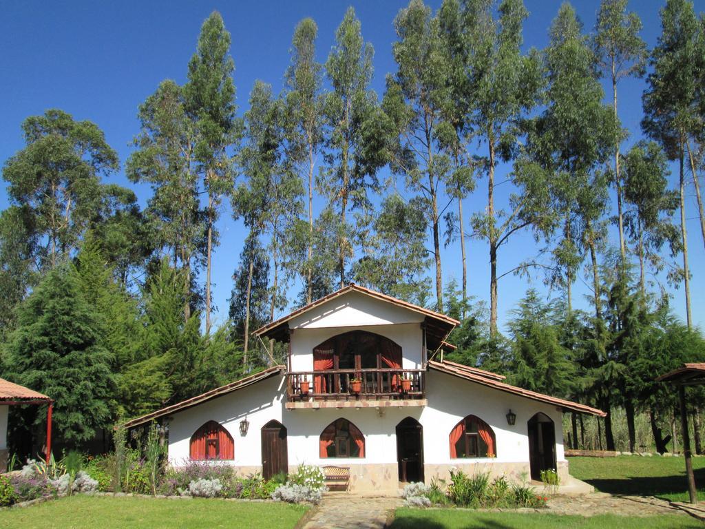 Hotel Villa De Paris Chachapoyas Exterior photo