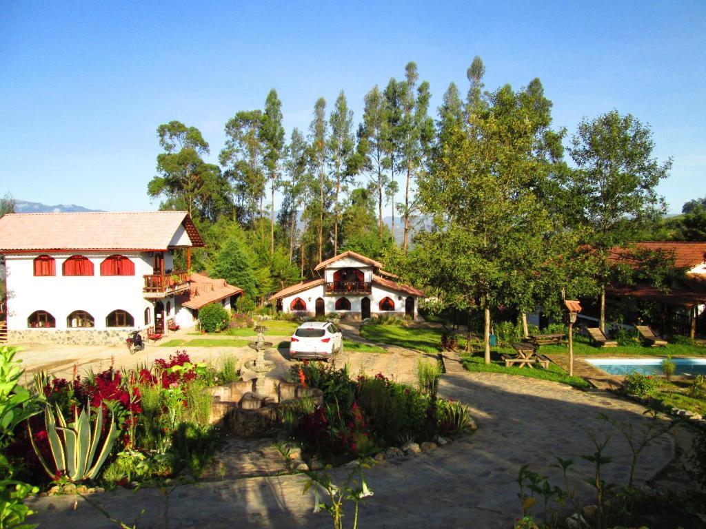 Hotel Villa De Paris Chachapoyas Exterior photo