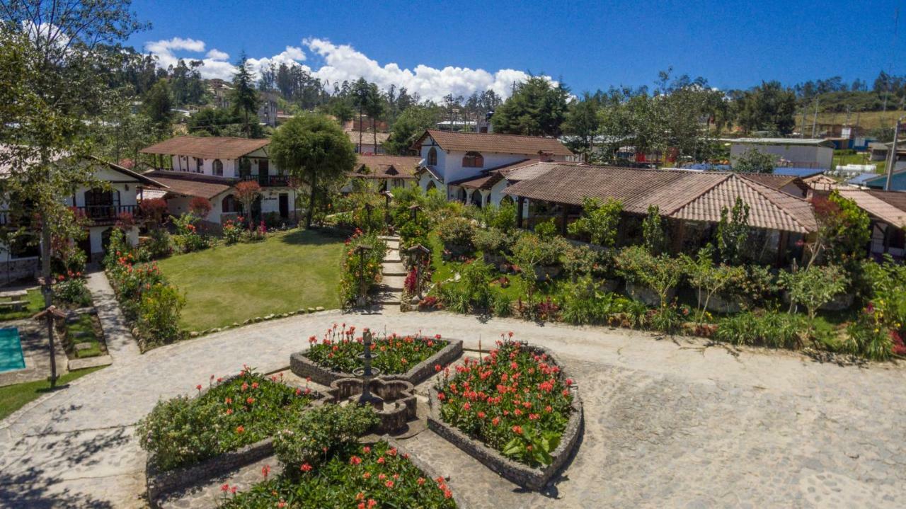 Hotel Villa De Paris Chachapoyas Exterior photo