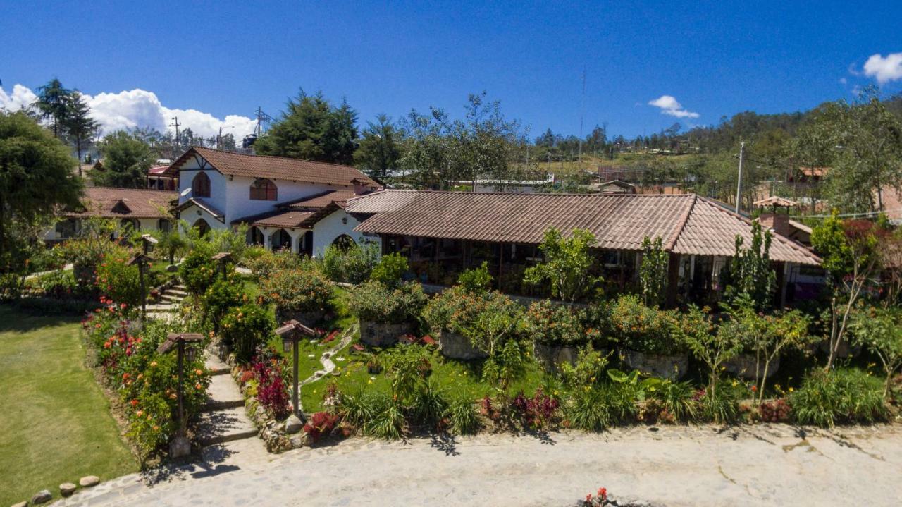 Hotel Villa De Paris Chachapoyas Exterior photo